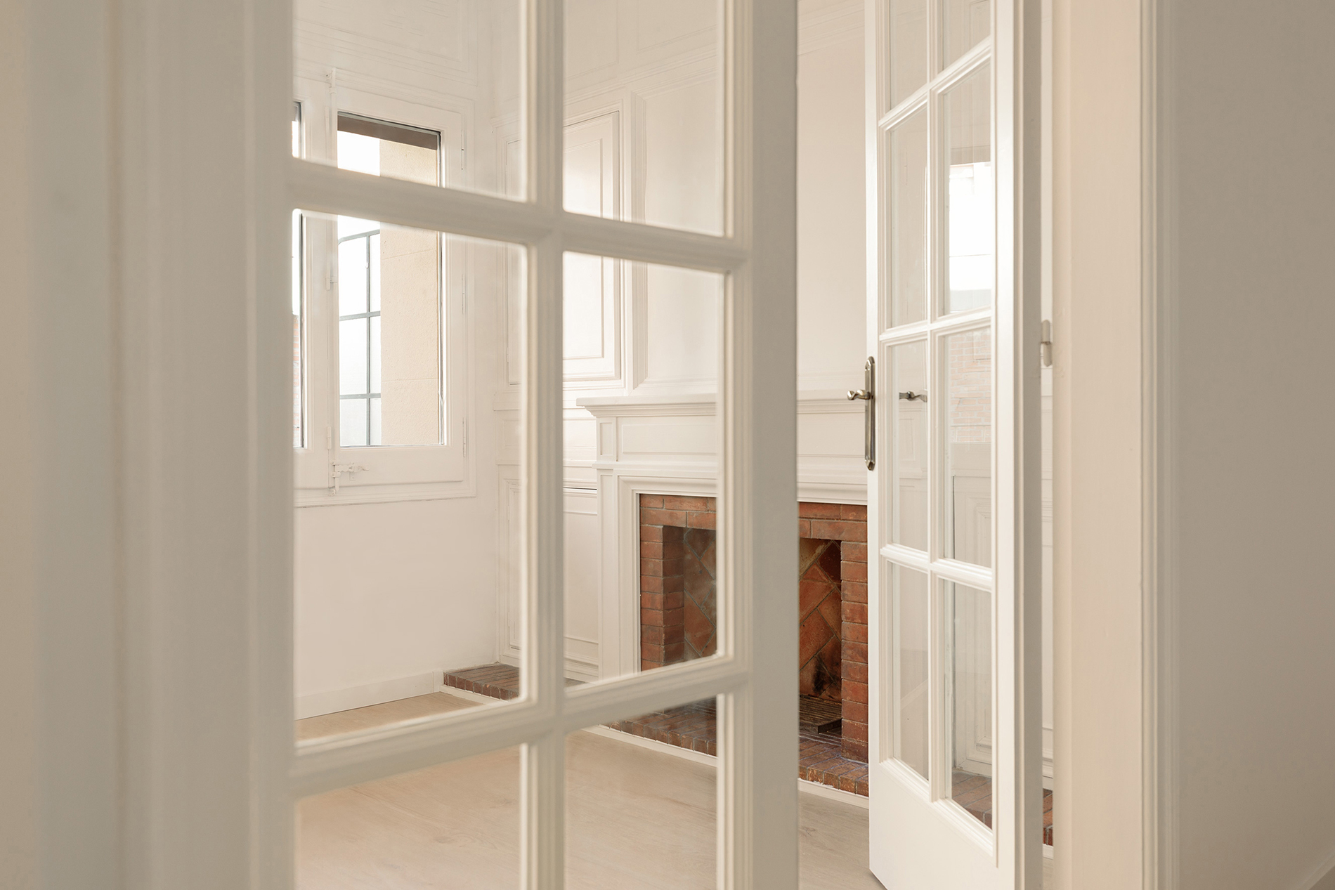 Full renovation Barcelona architect 01